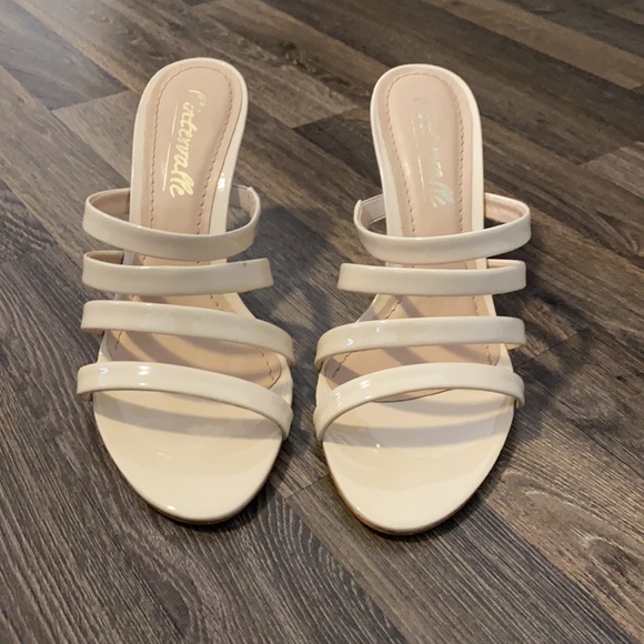 L’Intervalle Nude Heels - Picture 2 of 4